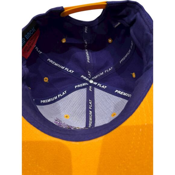 Los Angeles LA Lakers Snap Back Adjustable Embroidered Cap Hat OS Purple Yellow - Picture 4 of 4